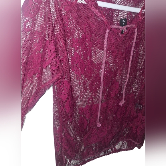 NWT POL Allover Lace Hooded Burgandy Top Size Small - Picture 2 of 4